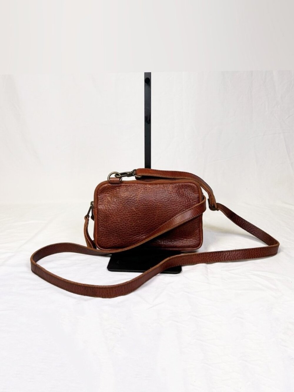 Duluth Trading Company Lifetime Leather Distressed Dual Zip Crossbody Wallet Bag